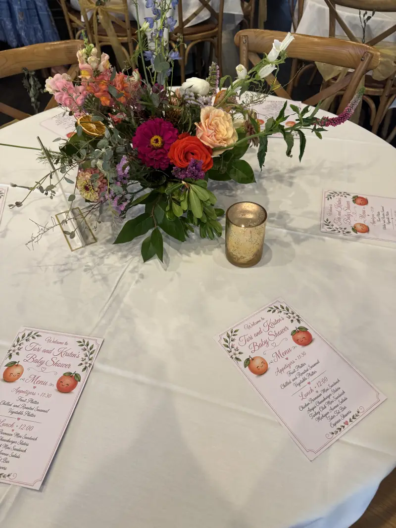 Baby shower arrangement